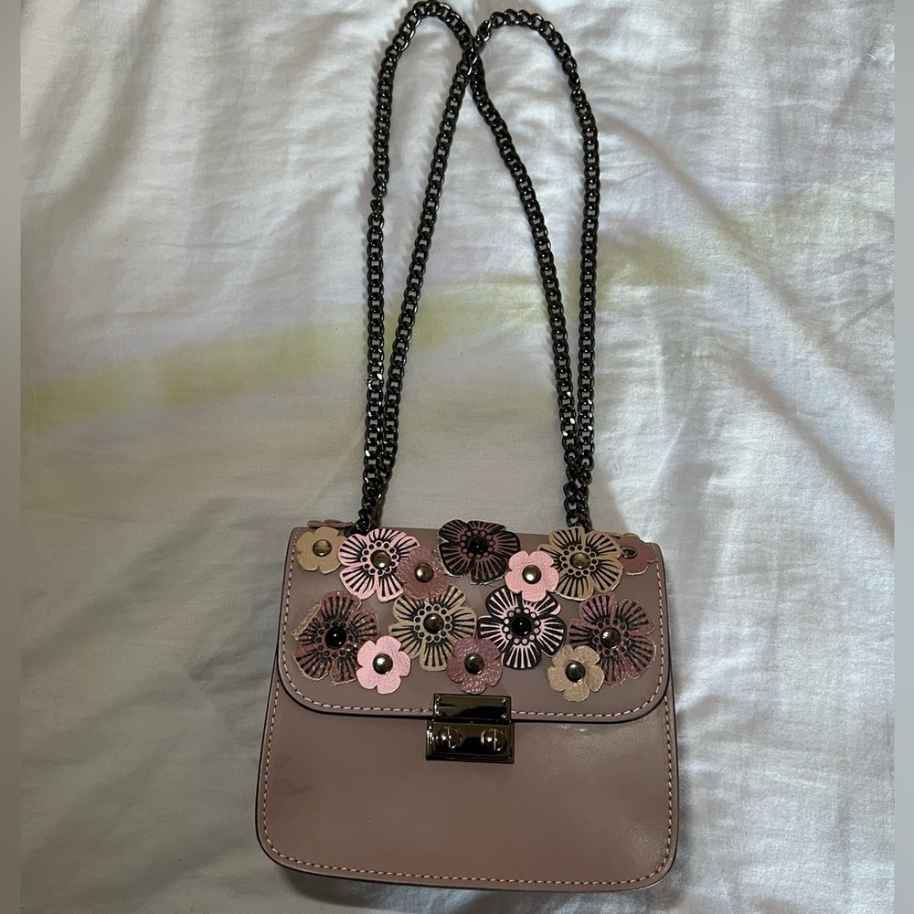 Borse in Pelle, purple bag with flowers and chain strap
